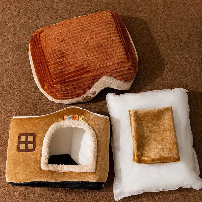 Vue des éléments démontés de la niche pour chien : toit en flanelle côtelée, structure principale avec entrée, coussin moelleux et housse lavable. Disponible chez Museau Dort.