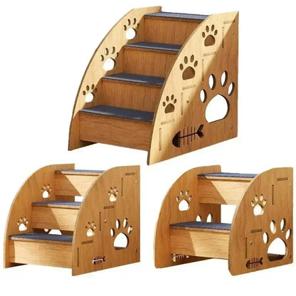 Escaliers en bois pour chien ou chat, disponibles en 2, 3 et 4 marches, avec surface antidérapante et design ajouré en forme de pattes. Disponible chez Museau Dort.