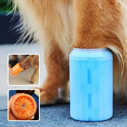 Lave-patte bleu utilisé sur un chien à poils longs, avec zooms sur les modèles orange – Disponible chez Museau Dort