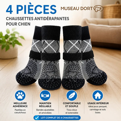Chaussettes antidérapantes grises pour chien, lot de 4 avec bandes réglables et pastilles en caoutchouc.