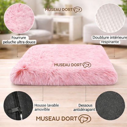 Coussin chien rose avec détails matière, housse lavable et dessous antidérapant chez Museau Dort