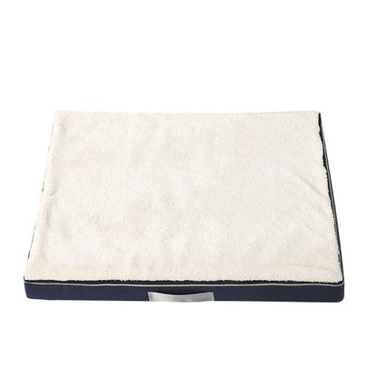 Coussin orthopédique blanc pour chien – couchage mémoire de forme, idéal pour chiens âgés, arthritiques ou en convalescence. Disponible chez Museau Dort