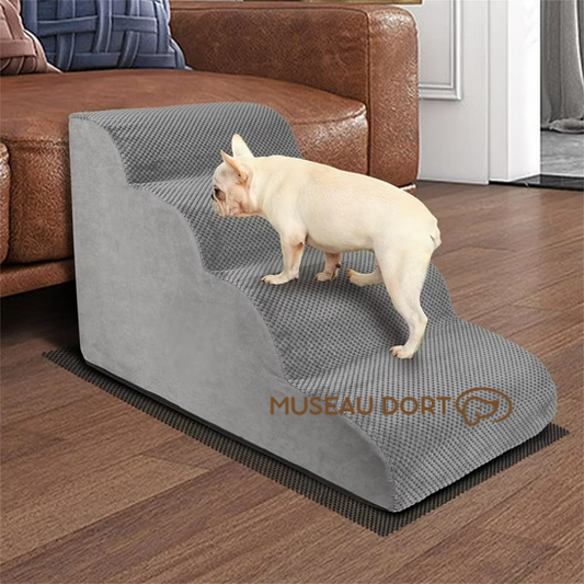 Escalier en mousse gris pour chien, accès facile au canapé avec surface antidérapante. Disponible chez Museau Dort