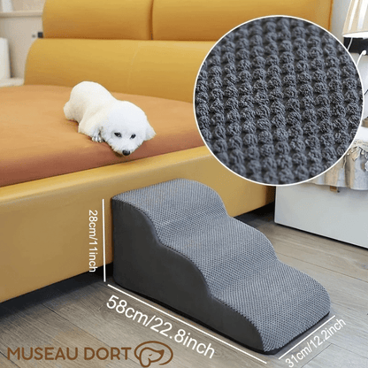 Escalier pour Chien Âgé Intérieur Design – Confort et Élégance au Quotidien - Museau dort
