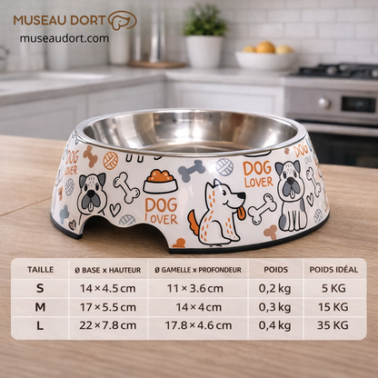 Gamelle pour chien en inox antidérapante avec tableau des tailles, posée sur plan de travail de cuisine moderne, Museau Dort