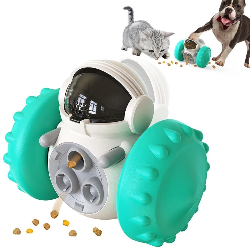 Distributeur sur roue de couleur turquoise pour chien avec un chien et un chat qui s'amuse avec le distributeur de nouveau style.