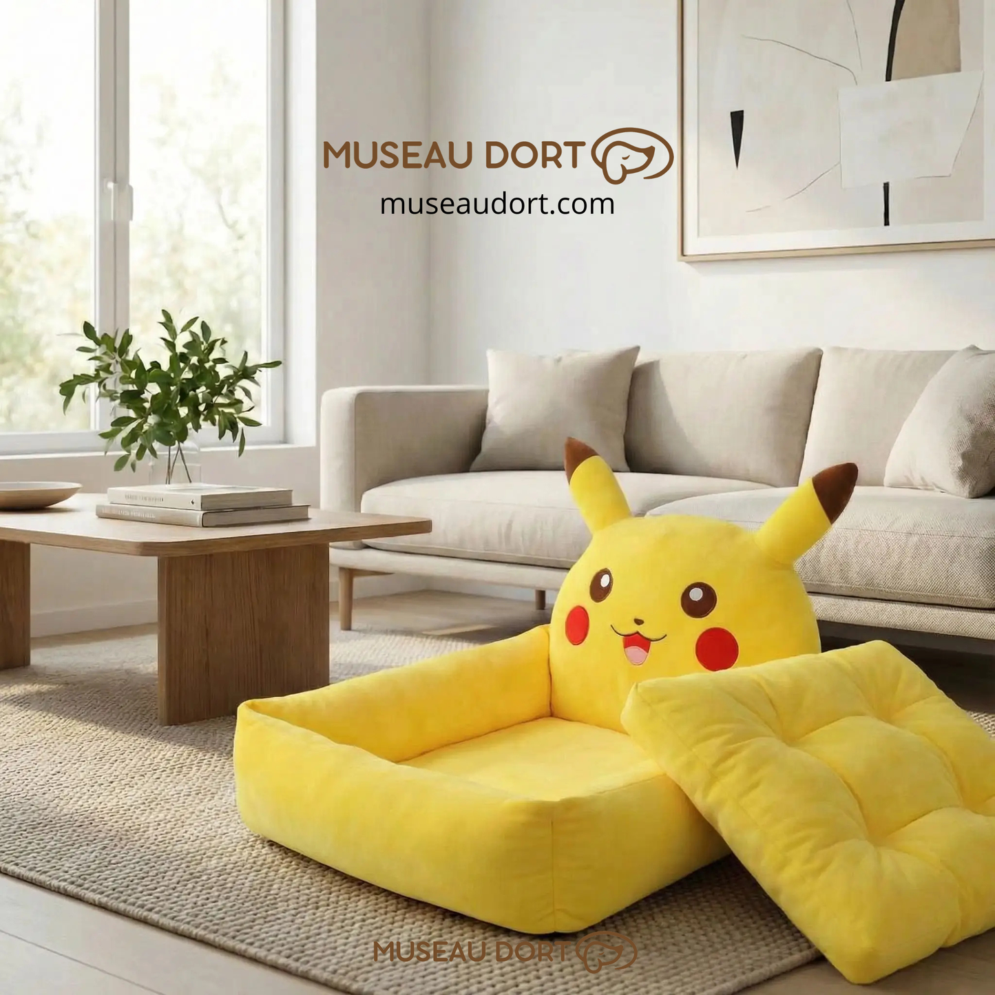 Lit pour chien moelleux jaune avec coussin amovible, installé dans un salon moderne, couchage confortable et lavable, Museau Dort