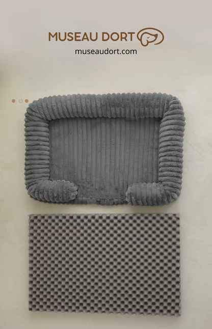 Lit pour chien orthopédique gris foncé avec mousse alvéolée et rebords rassurants, Museau Dort