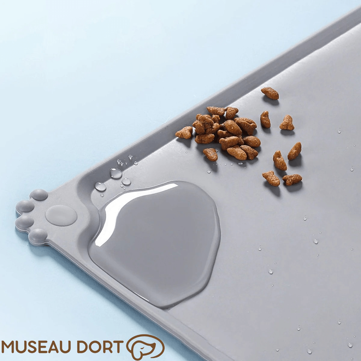 Tapis gamelle chien gris avec rebords antidébordement retenant de l’eau et des croquettes renversées, silicone antidérapant Museau Dort