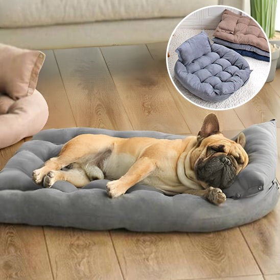 Bouledogue dormant sur un tapis pour chien gris moelleux, design lavable et antidérapant, parfait pour le repos. Museau Dort.